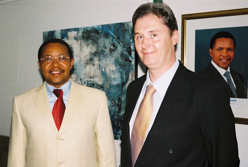 HE Jakaya Kikwete, President of Tanzania and Declan Hartnett, Regional Publisher of FIRST