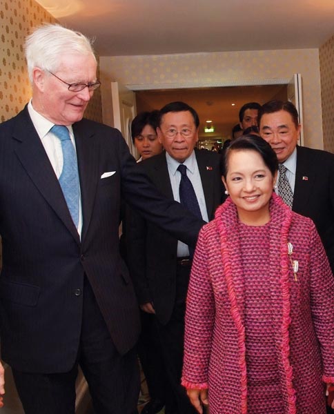 Rt Hon Lord Hurd of Westwell CH CBE PC, Chairman of the FIRST Advisory Council, HE Gloria Macapagal-Arroyo, President of the Republic of the Philippines