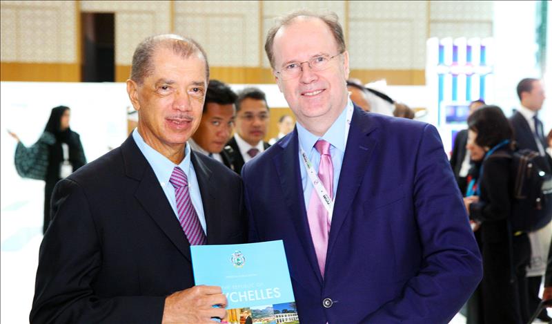 HE James Michel, President of the Republic of Seychelles and Eamonn Daly, Chief Operating Officer, FIRST
