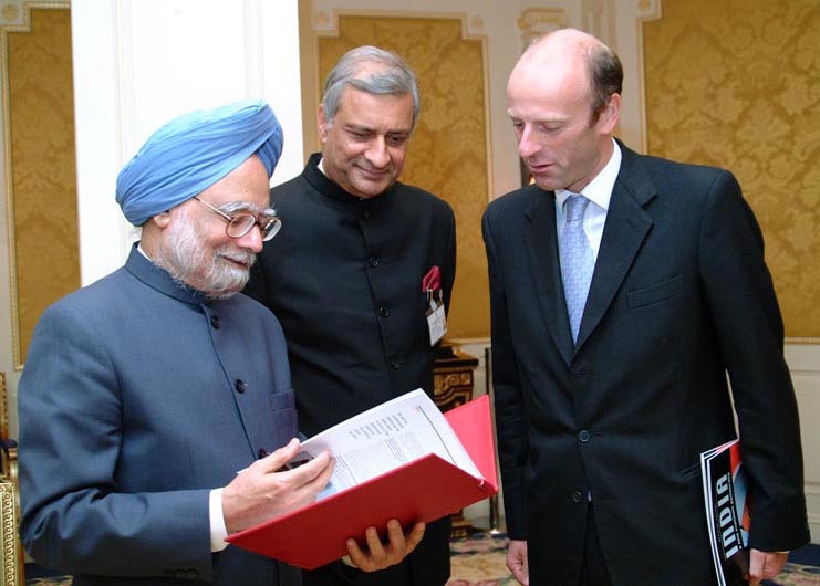 HE Manmohan Singh, Prime Minister of India, HE Kamalesh Sharma, Indian High Commissioner and Rupert Goodman, Chairman and Founder of FIRST