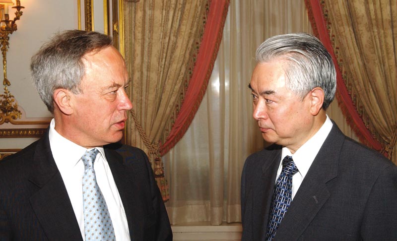 Sir Andrew Wood GCMG and HE Zha Peixin, Ambassador of China