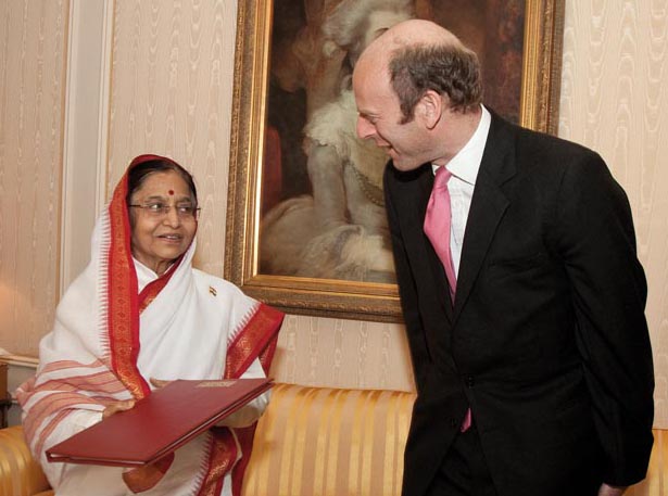 HE Pratibha Patil, President of the Republic of India and Rupert Goodman, Chairman of FIRST