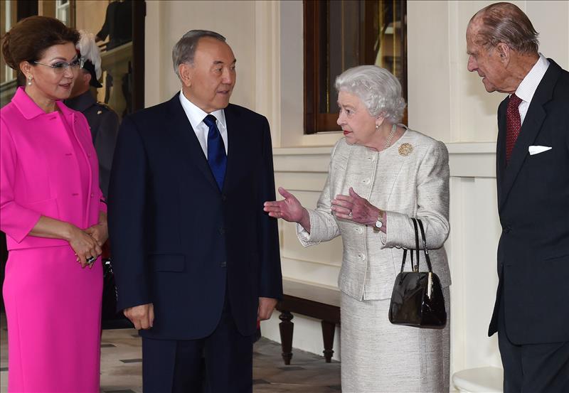 HE Dariga Nazarbayeva, Deputy Prime Minister of Kazakhstan, HE Erzhan Kazykhanov, Ambassador of Kazakhstan to the United Kingdom, HM Queen Elizabeth II, and Prince Philip, Duke of Edinburgh