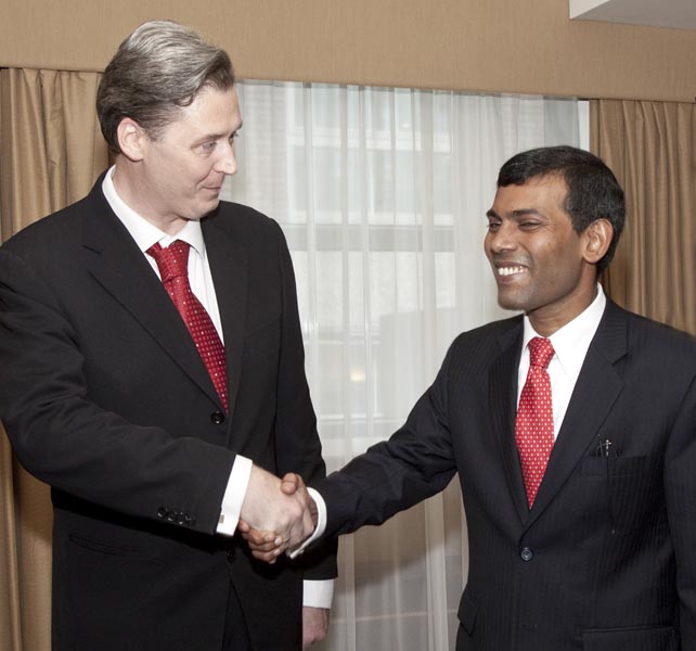 Declan Hartnett, Regional Publisher of FIRST, HE President Mohamed Nasheed of the Republic of Maldives