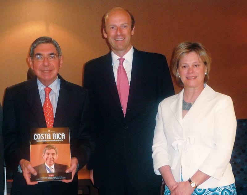HE Dr Óscar Arias Sánchez, President of Costa Rica and Nobel Prize Laureate, Rupert Goodman and HE Pilar Saborío Rocafort, Ambassador of Cost Rica