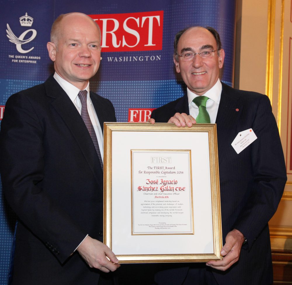 Rt Hon William Hague MP, First Secretary of State and Leader of the House of Commons presents the FIRST Award for Responsible Capitalism to José Ignacio Sánchez Galán CBE, Chairman and Chief Executive Officer of Iberdrola S.A