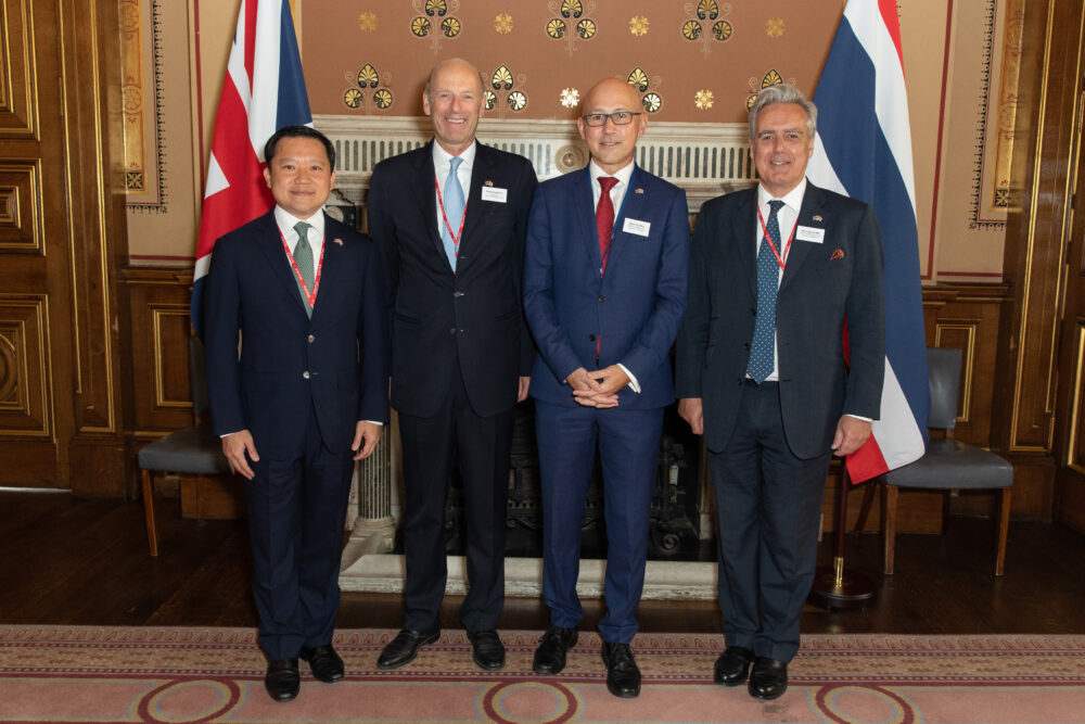 Mr Thapana Sirivadhanabhakdi, President and CEO of ThaiBev and Chairman of TUBLC, Mr Rupert Goodman, Chairman of TUBC, HE Mark Gooding, HM's Ambassador to Thailand, Mr Mark Garnier MP, Prime Minister's Trade Envoy to Thailand, Myanmar and Brunei